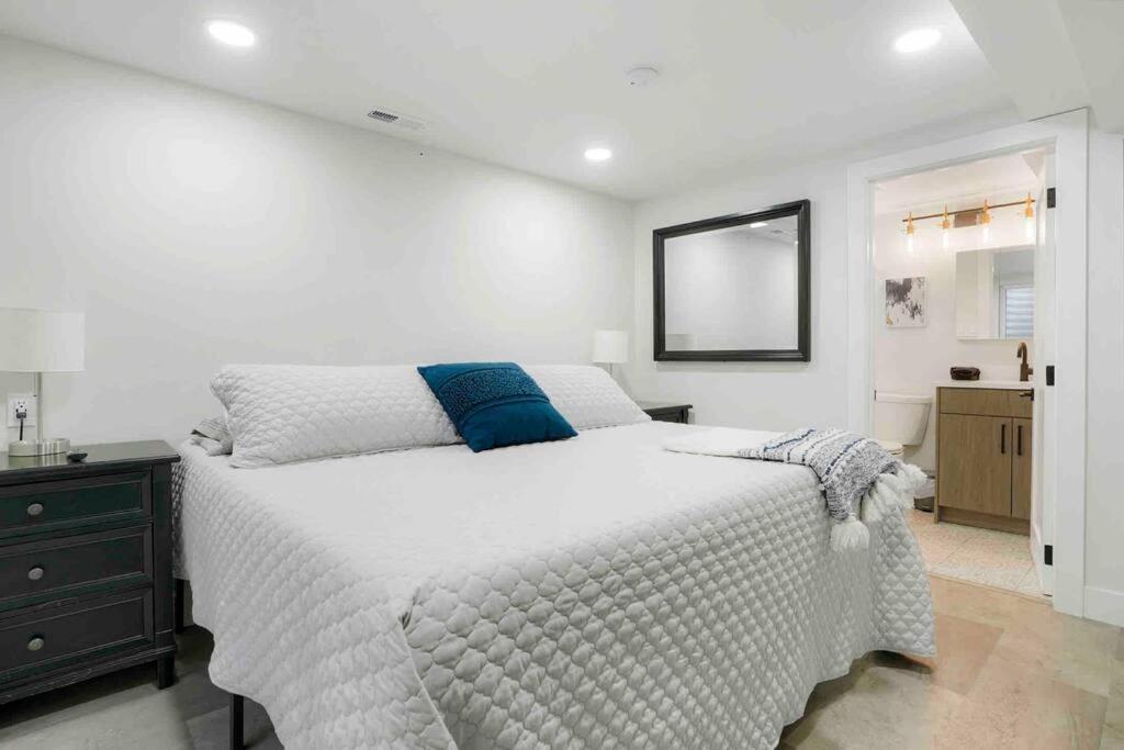 Vila Sleeps 16 - 15 Min/Downtown, 10 Min/Medical Center Aurora Exteriér fotografie